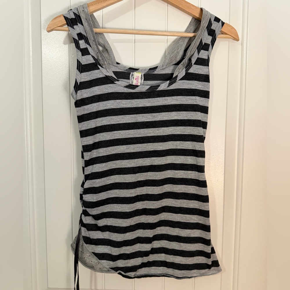 Striped Sleeveless Tank Top - Black & Gray